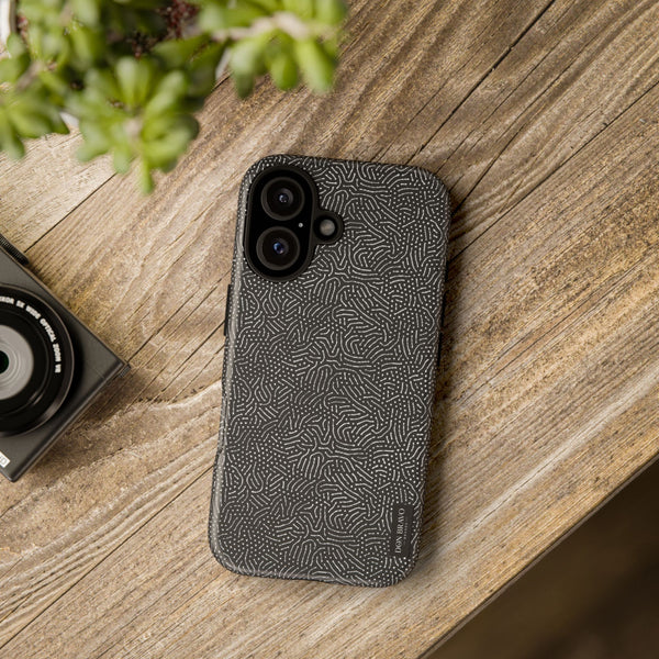Noir Labyrinth – iPhone Case